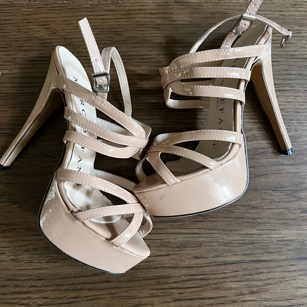Marc Defang Women's Beige Strappy Heels 8.5 - Picture 2 of 2